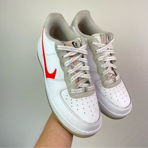 Nike Air Force 1 AF1 LV8 Low White Total Orange Swoosh Sneaker Shoes CD7409-100 - Picture 16 of 16
